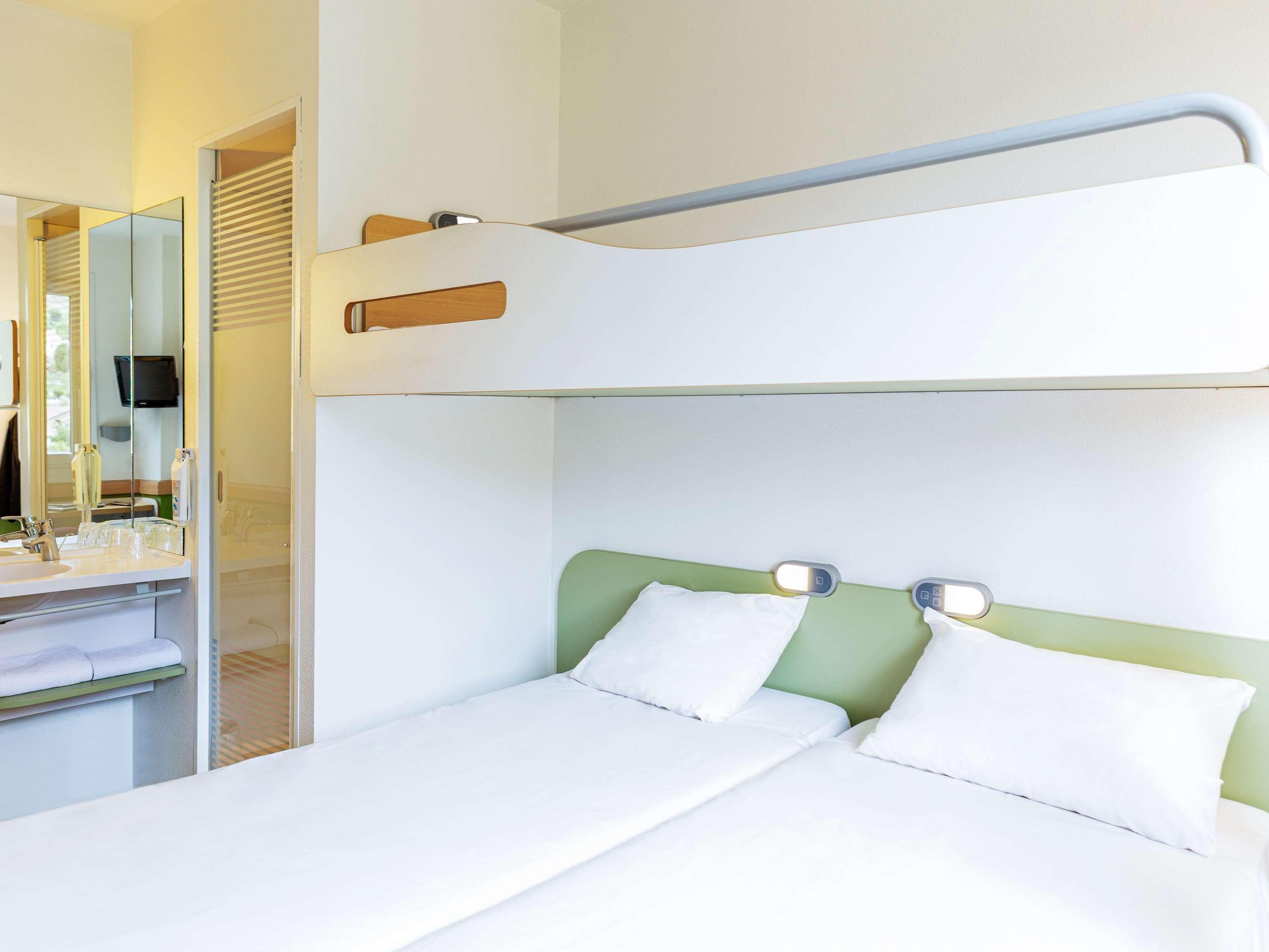 Ibis Oviedo Hotel Exterior photo