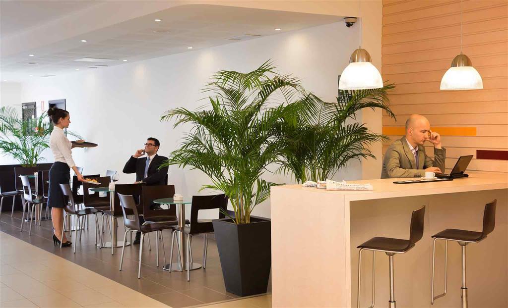 Ibis Oviedo Hotel Exterior photo