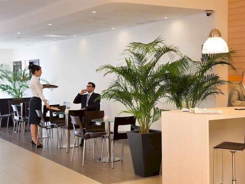 Ibis Oviedo Hotel Exterior photo