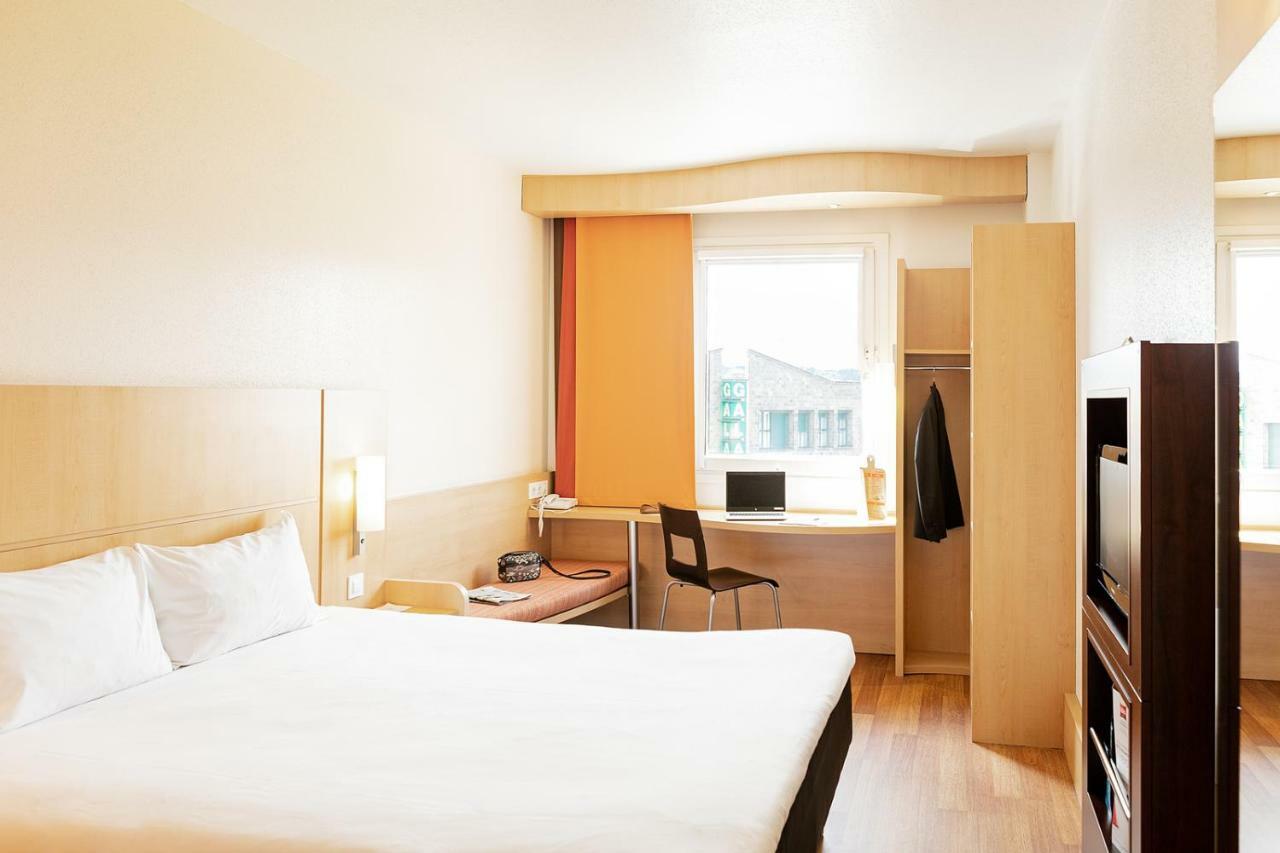 Ibis Oviedo Hotel Exterior photo